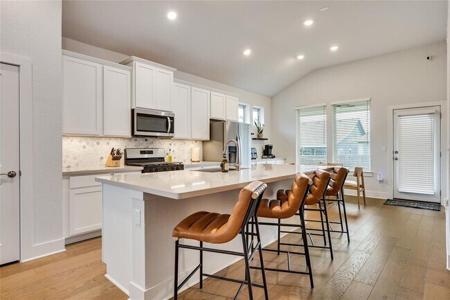 Building Photo - 8608 McKamy Dr