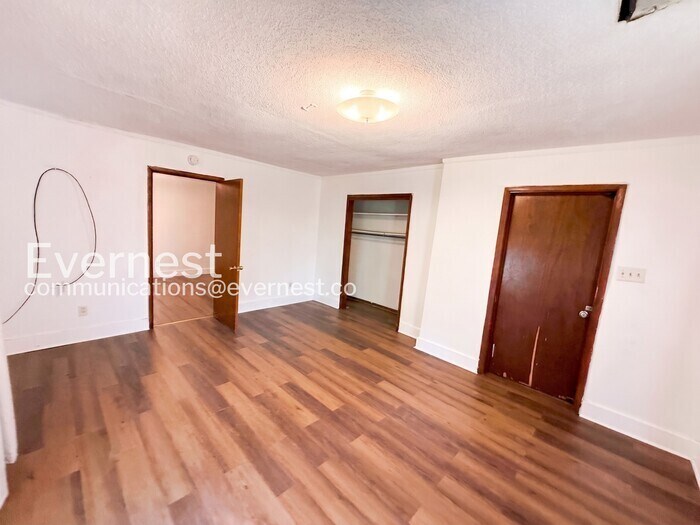 Building Photo - 1233 Elm Ave