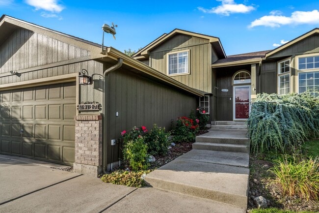 Building Photo - Beautifully done 3 bed 3 bath home in Greenacres/liberty lake area