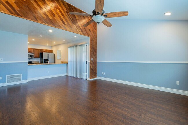 Building Photo - Ready to Move In - Two Bedrooms!