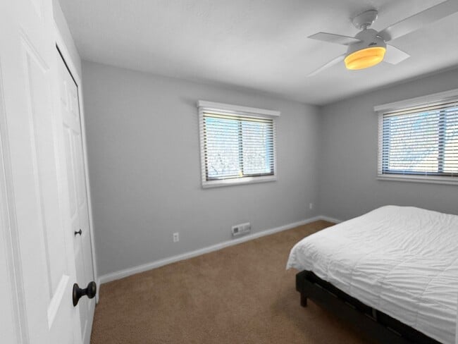 Building Photo - 25715 Wildrose Ln