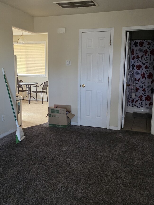 Building Photo - 1548 Haines St