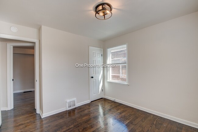 Building Photo - 2561 Harrison St