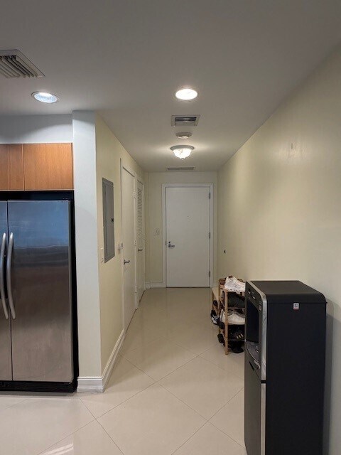 Building Photo - 1060 Brickell Ave