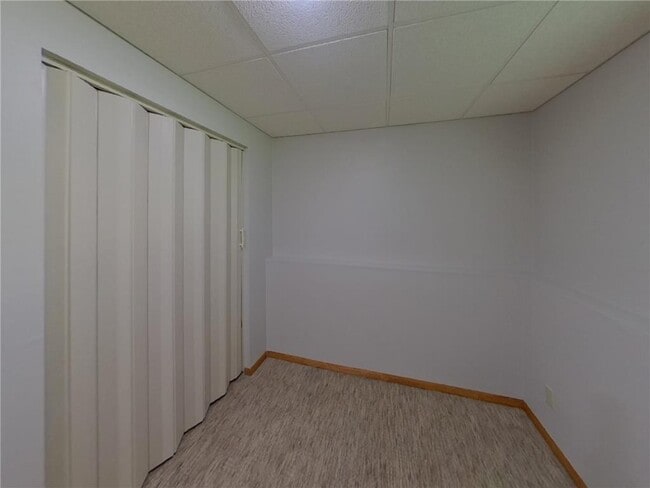 Building Photo - 2110 Helmo Ave N