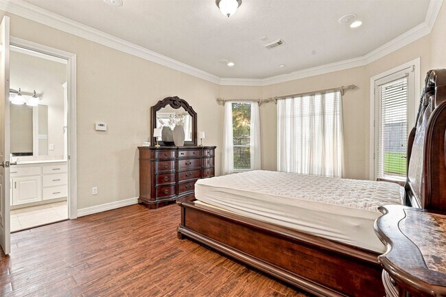Building Photo - 1726 Parklake Village Dr