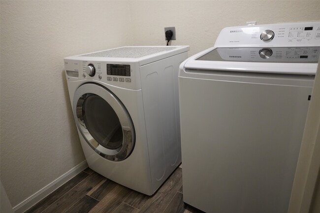 Building Photo - 130 S Veranda Ridge Dr