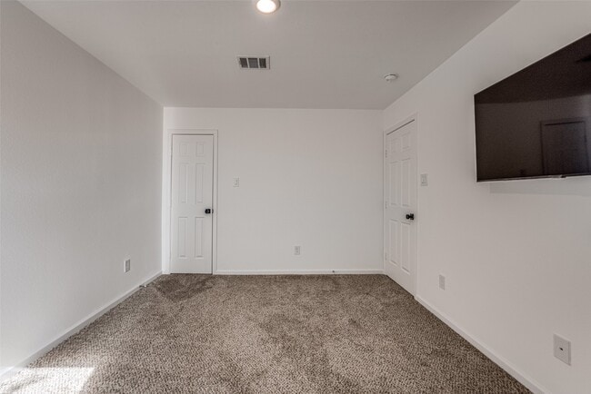 Building Photo - 12721 Plummersville St