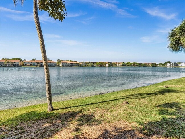 Building Photo - 770 NE 199th St