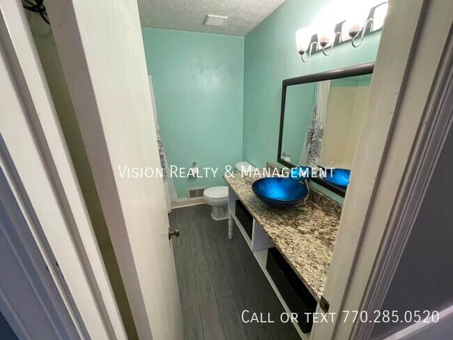 Building Photo - 117 Bascomb Dr