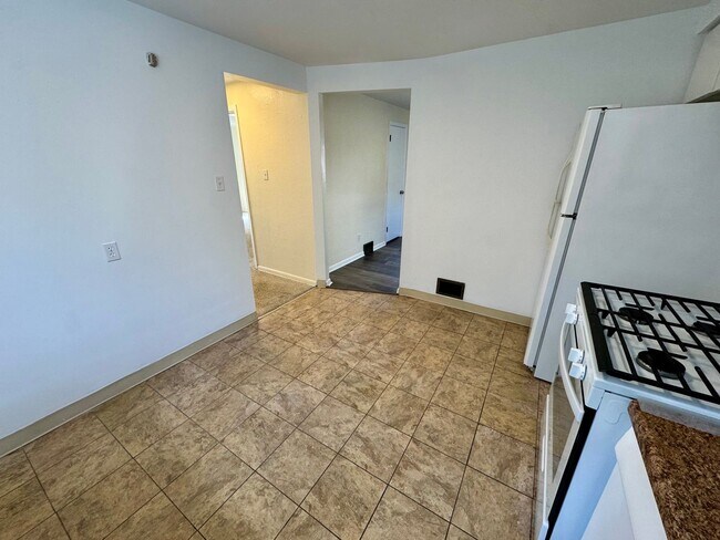 Building Photo - 229-231 Marylea Avenue (LO)