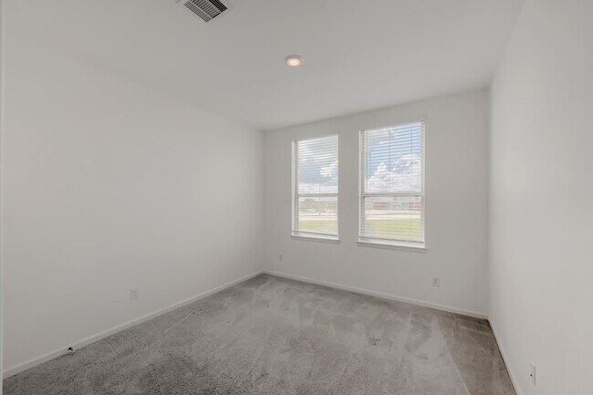 Building Photo - 4146 Balboa Dr