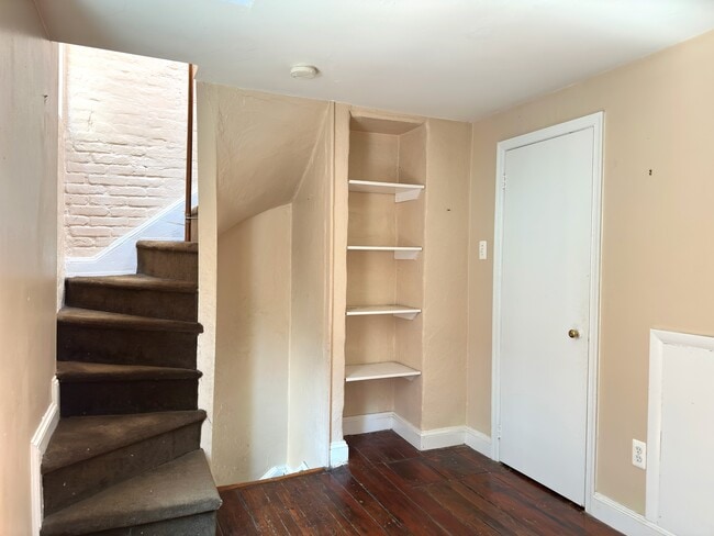 Building Photo - 623 American#F