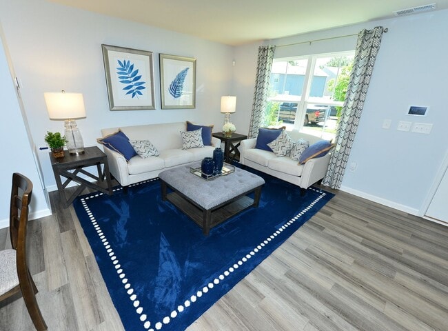 Building Photo - Model Home!