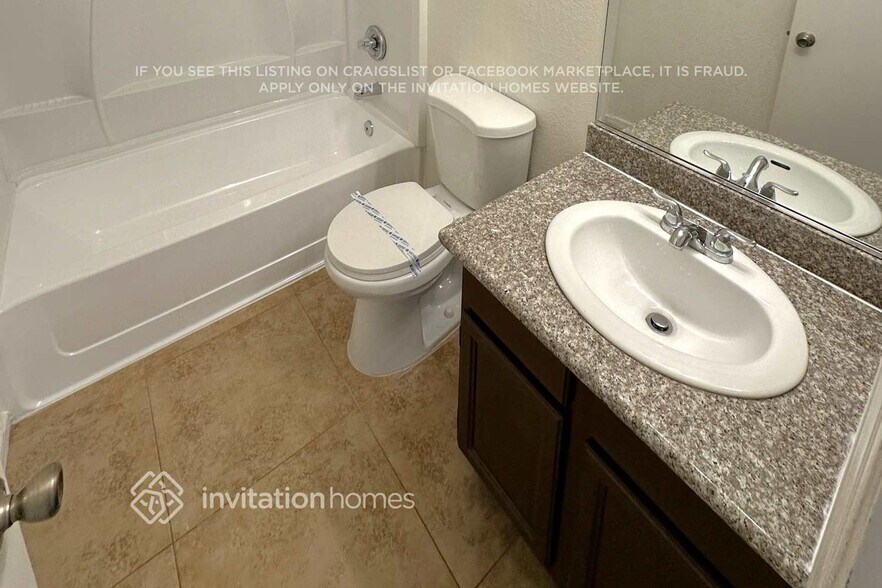 Building Photo - 801 W Piute Ave