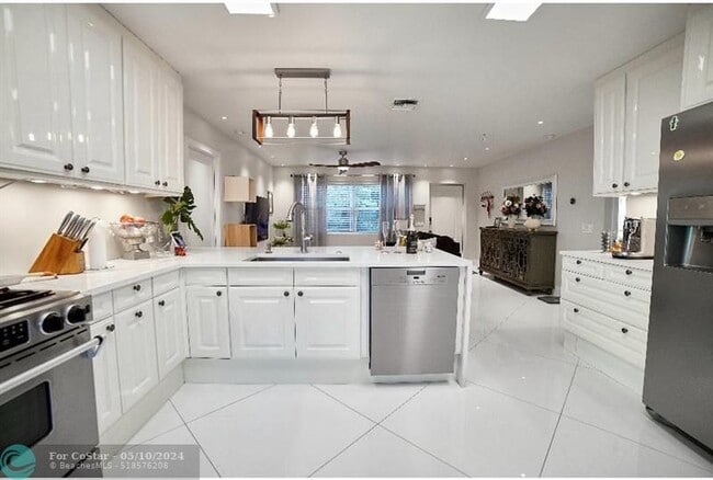 Building Photo - 327 Lancaster St