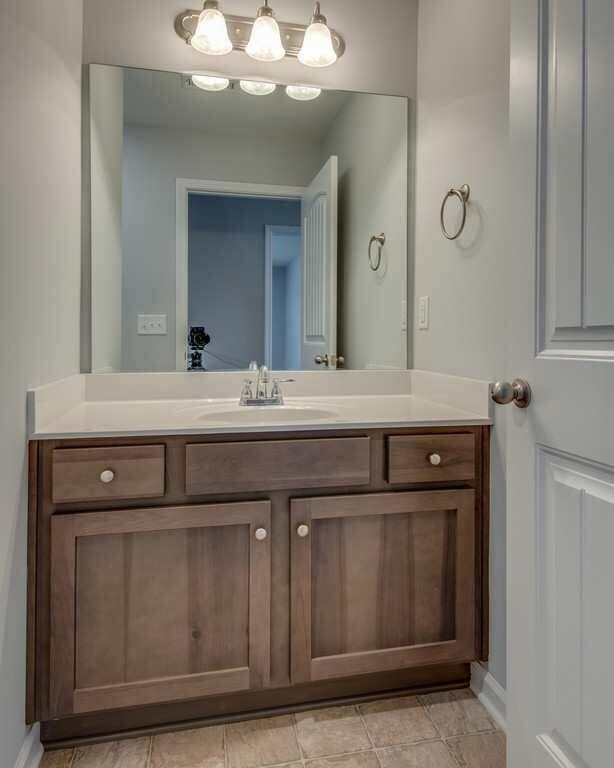 Building Photo - AVAILABLE NOW!    Beautiful 4 / 2 home in Fairview Station, completely refreshed and ready for yo...