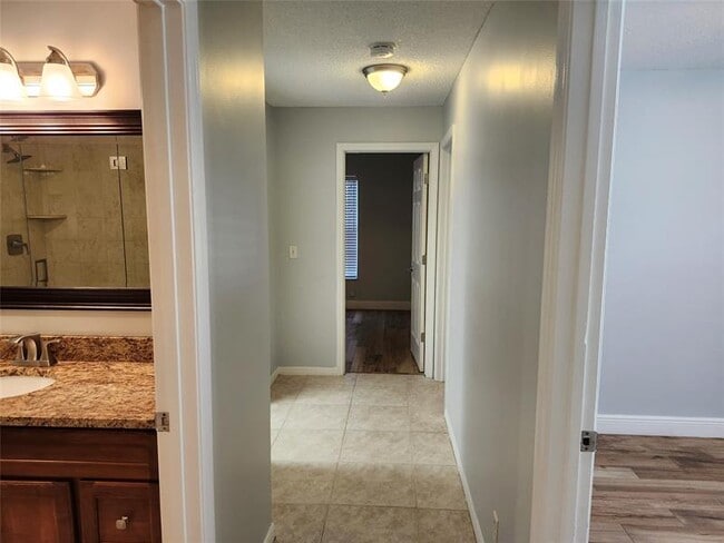 Building Photo - 6639 Hatteras Dr