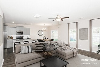 Building Photo - 506 Glenmanor Dr