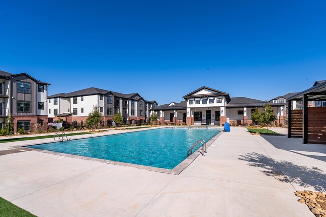 Building Photo - Evolve Huntersville
