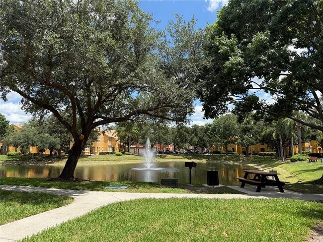 Building Photo - 8801 Villa View Cir