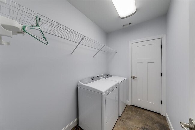 Building Photo - 8365 Wallace Wood Rd