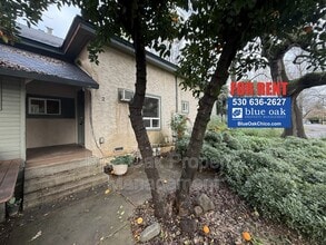 Building Photo - 390 Ash St