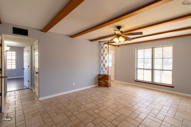 Building Photo - 4653 Balboa Dr