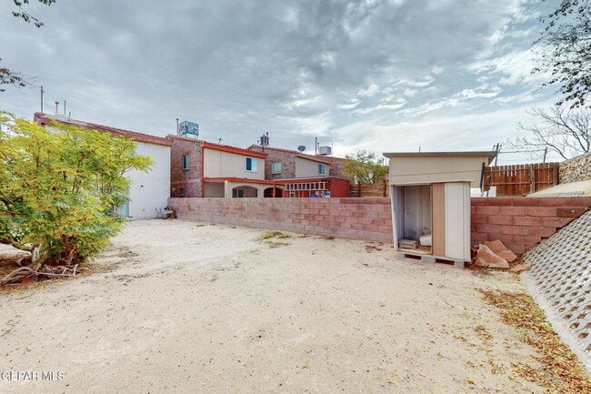 Building Photo - 3519 Oasis Dr