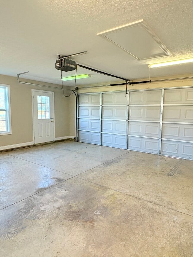 Building Photo - 3318 Richpond Rockfield Rd