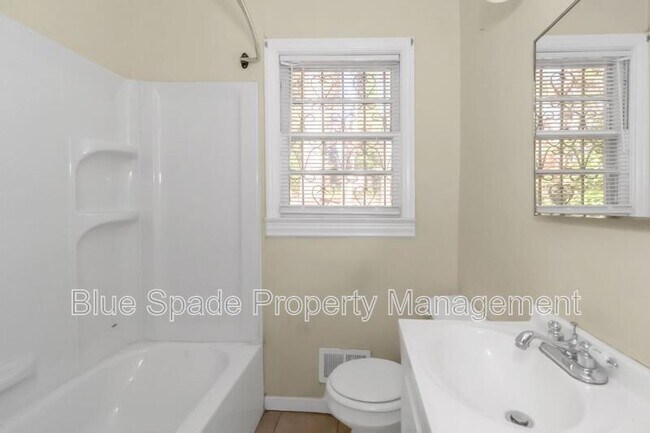 Building Photo - 409 Kildare Ave NW