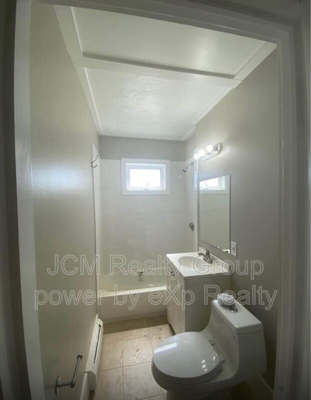 Building Photo - 23 Mall St