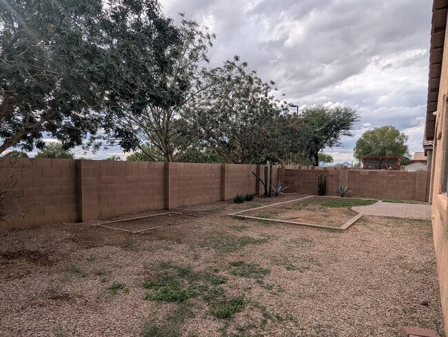 Building Photo - Great Northwest Home with Solar!
