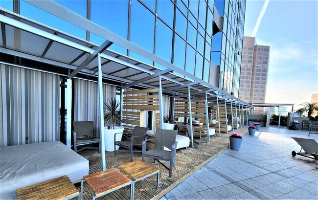 Building Photo - Sky-High Urban Living at 1100 Wilshire! St...
