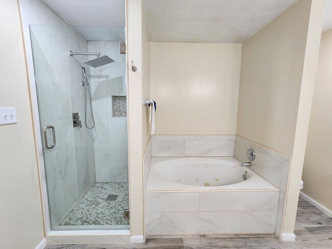 Building Photo - 18123 Noble Forest Dr
