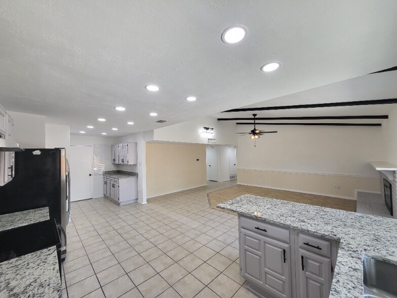 Building Photo - 5208 Pruitt Dr