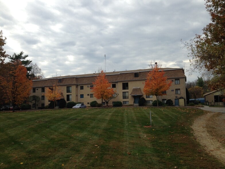 back of building - 146 Swanson Rd