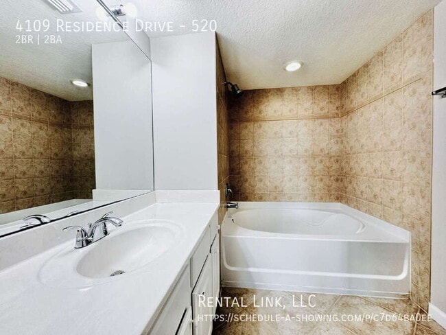 Building Photo - 4109 Residence Drive