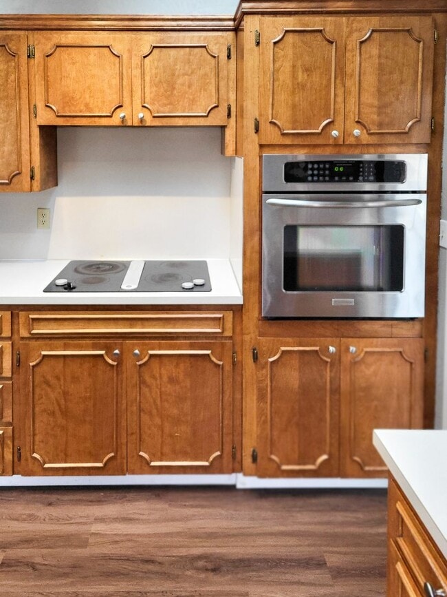 Building Photo - 970 Cascade Dr NW