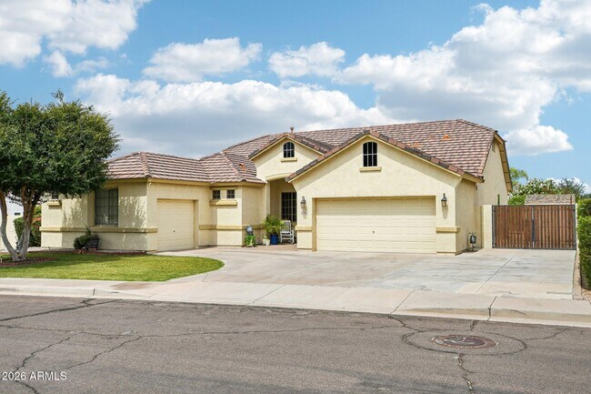 Building Photo - 2801 E Lindrick Dr