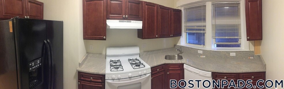 Building Photo - 163 Summer St