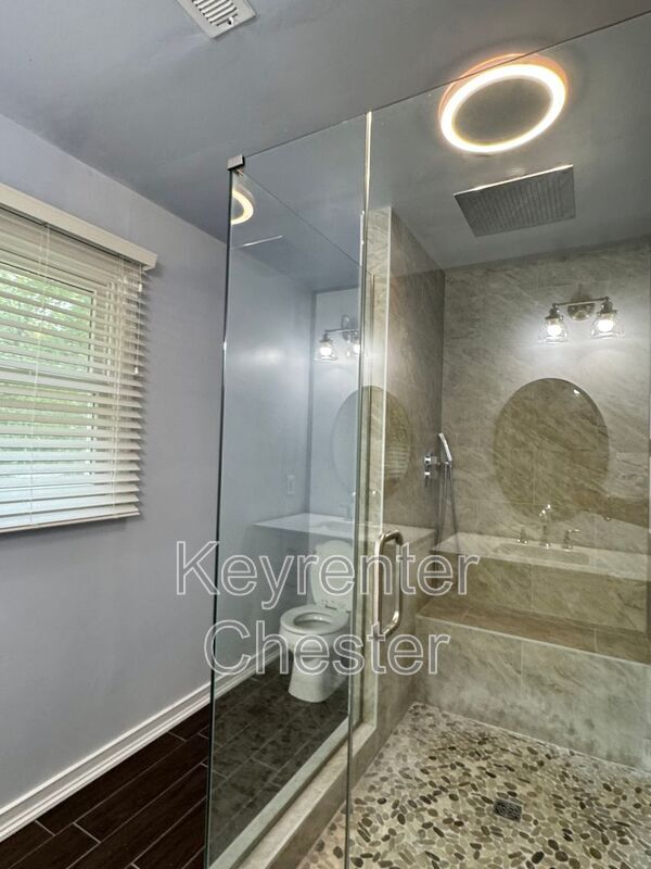 Building Photo - 7515 Fawndale Dr