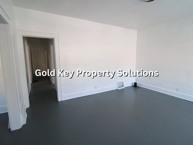 Building Photo - 631 High St