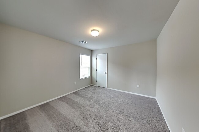 Building Photo - Very Nice 4 Bedroom 2 Bath in El Reno Schools