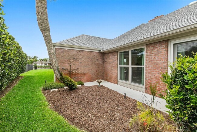 Building Photo - 16 Lavista Dr