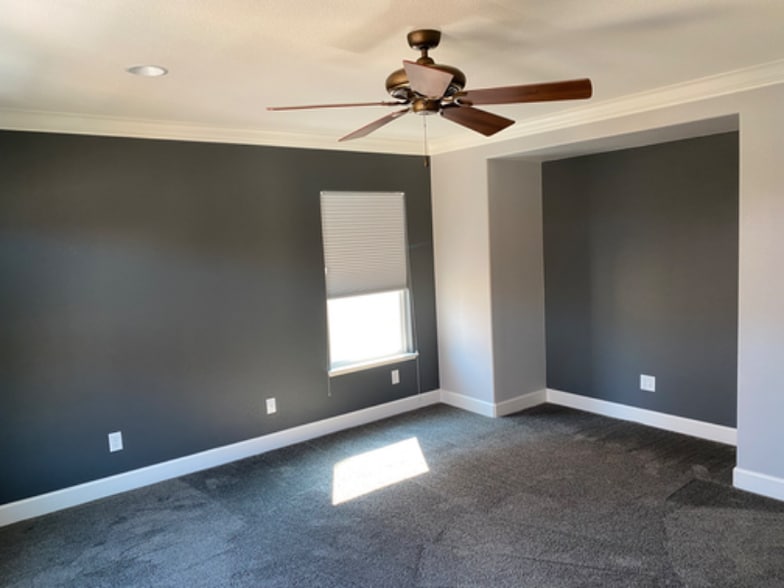 Building Photo - 1965 Black Sand Dr