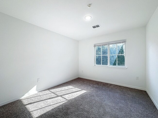 Building Photo - 1711 Barton Towne Cir