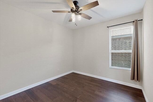 Building Photo - 1801 Velarde Rd