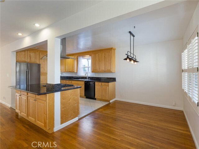 Building Photo - 7024 Alverstone Ave