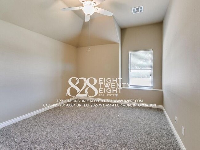 Building Photo - Roommates Not Working Out? 4 Bed/2 Bath Home Near OU Campus Available NOW! (Not Preleasing for 2027)